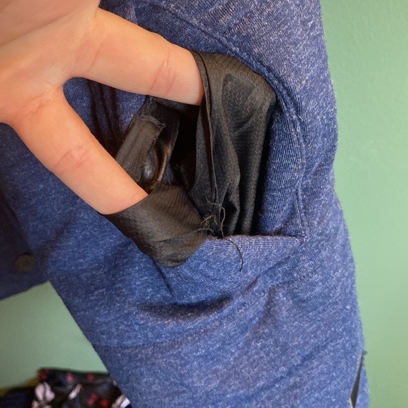 Men’s Vest - Picture 3 of 5